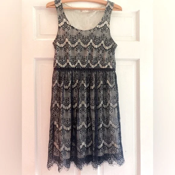 yoana baraschi lace dress Yoana Baraschi main image 0